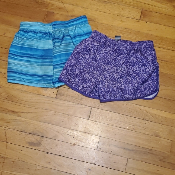 Bundle of 2 C9 champion girls gym shorts large